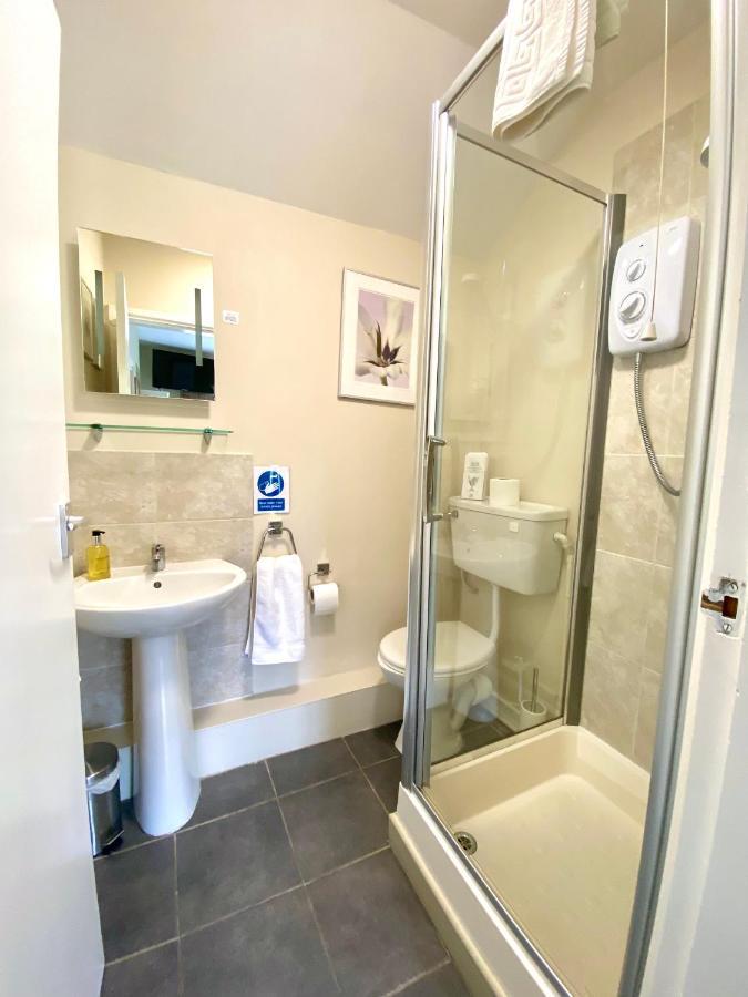 The Craven Arms 3*